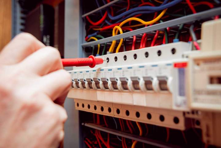 Maintenance système électrique La Réunion